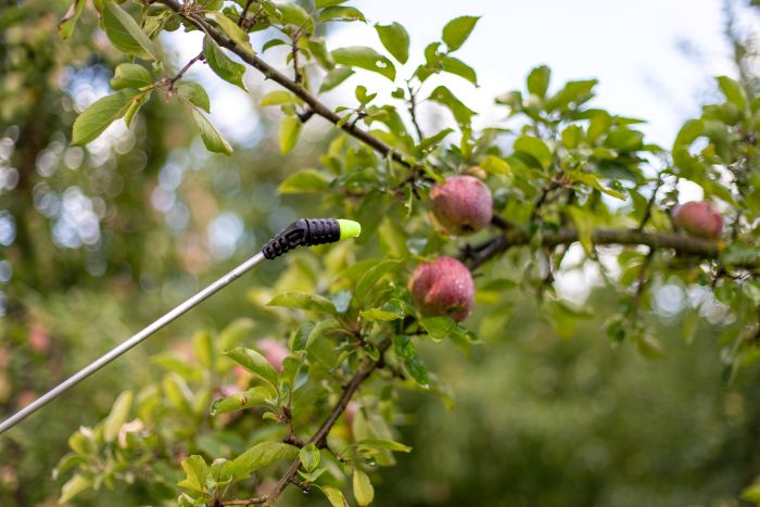 postřiková tyč Marolex a jablka